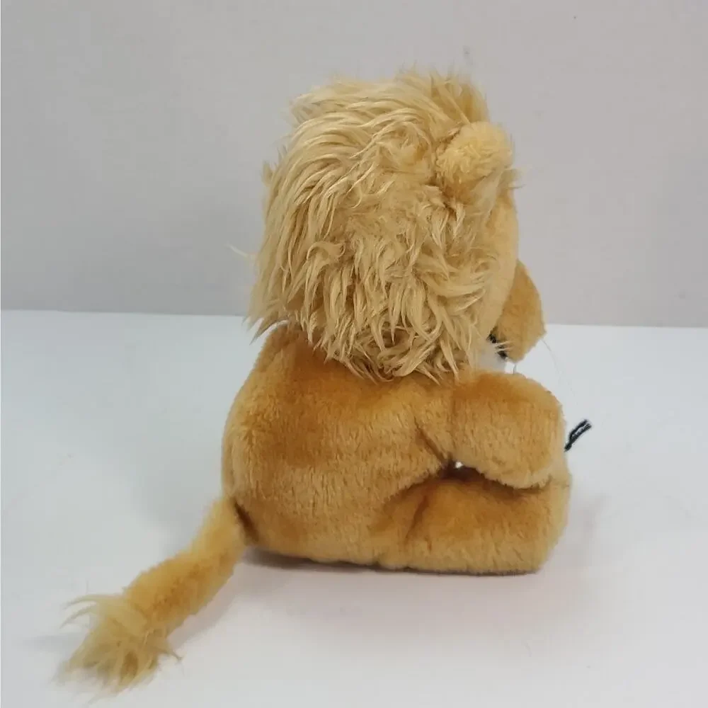 Vintage Dakin sitting Licorice Lion bean plush toy 1979 Korea 7 1/2